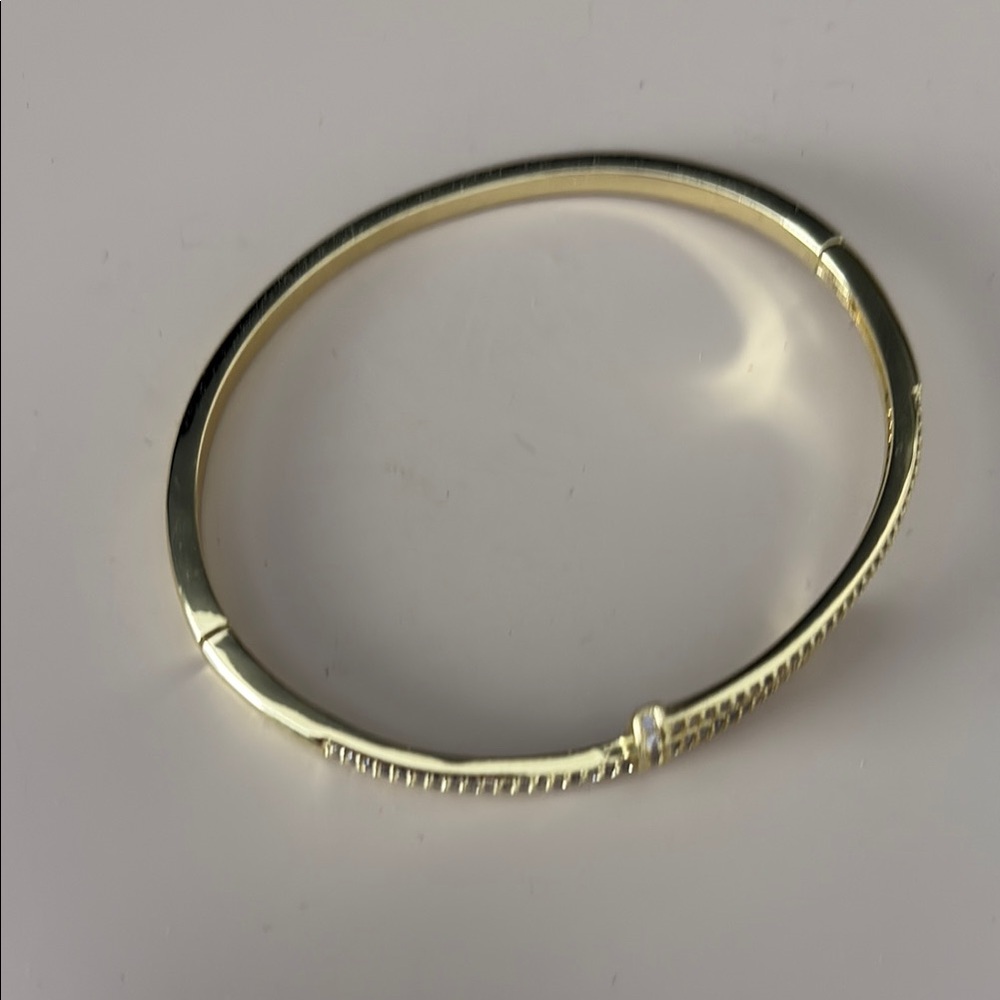 Elegant Gold Textured Bracelet